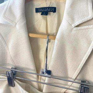 Tahari Women's Suit SET